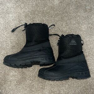 Ice face snow boots